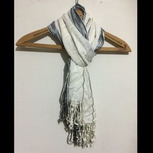 NWOT white multicolored scarf